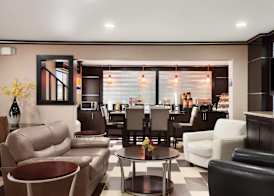 Days Inn & Suites by Wyndham Conroe North 3