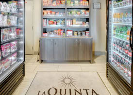 La Quinta Inn & Suites by Wyndham Las Vegas Nellis 2