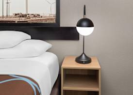 Super 8 by Wyndham San Antonio/Alamodome Area 4