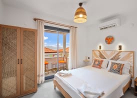 The Green Goose Hotel 4