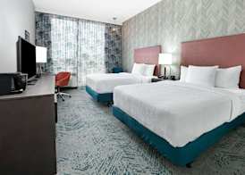 La Quinta Inn & Suites by Wyndham DFW Airport West-Glade 5