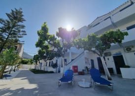 Leonidas Studios & Apartments 2
