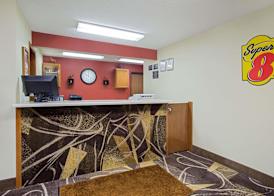 Super 8 by Wyndham Charles City 3