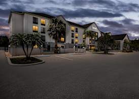 Spark By Hilton Fort Myers 4