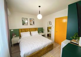 Room-three Doors Apartments, Papaya 1-be 3