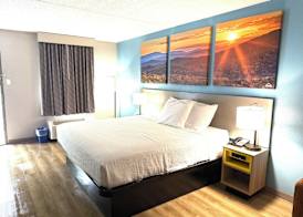 Days Inn by Wyndham Harriman 4