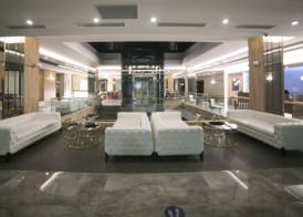 Sailor's Beach Club 3