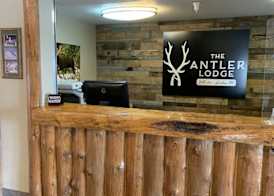 The Antler Lodge - Gardiner 3
