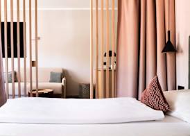 Flora Hotel & Suites 5