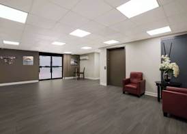 Suburban Studios Milwaukee Airport 5