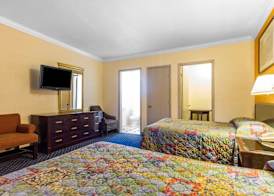 Econo Lodge 2