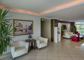 Risus Hotel Side 2