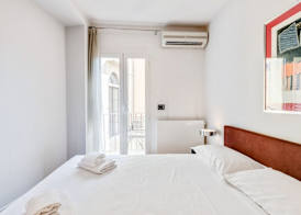 GuestHost - Piazza Santa Croce Design Apartment with Balcony 2
