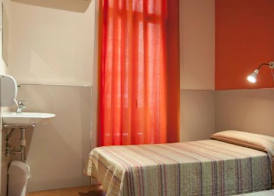 Be Ramblas Guest House 5
