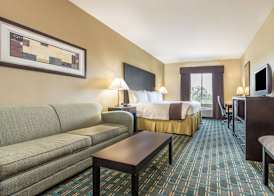 Days Inn & Suites by Wyndham Mineral Wells 3