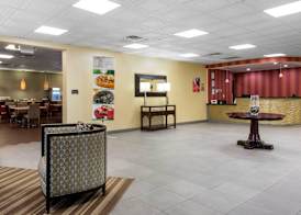 Quality Inn & Suites Charleston - Civic Center 3