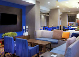 Courtyard by Marriott Bloomington 3