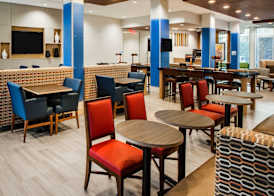 Holiday Inn Express & Suites BOSTON - MARLBORO by IHG 3