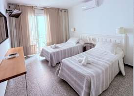 L'Illa Hotel 4