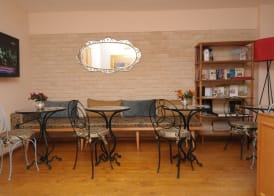 Three Apples Suites and Hotel 2