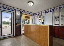 Knights Inn Lindsay 2