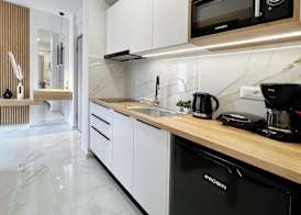 B&K ROOMS 5