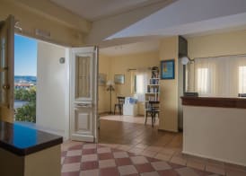 Ourania Apartments Hotel 2