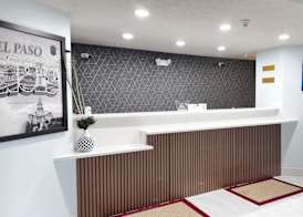 Burgundy Inn and Suites 2