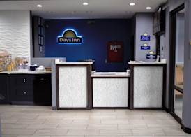 Days Inn by Wyndham Montgomery 2