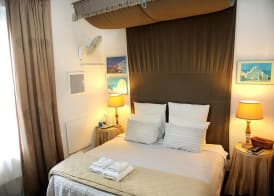 Athenian Villa 5