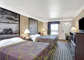 Super 8 by Wyndham Knoxville East 3