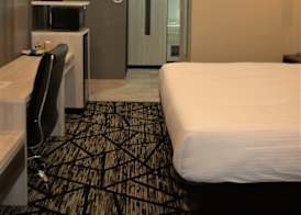 Comfeeni Inn and Suites 3