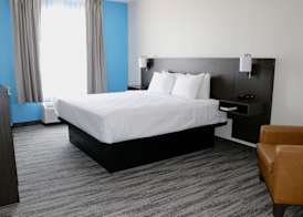 Quality Inn & Suites Buda 5