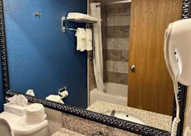 Quality Inn & Suites Louisville East 5