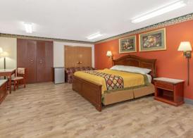 Super 8 by Wyndham Bedford 5