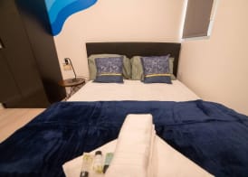 Stunning 1-bed Apartment in London 3