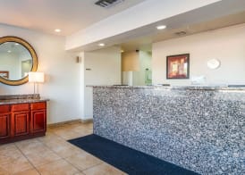 Econo Lodge Phoenix North I-17 2