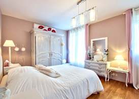 ! A découvrir ! NATURALBNB - Chambres d'hôtes climatisées au calme - Top confort et reposant - PARKING GRATUIT SECURISE - Garage vélos et motos - OFFERT COPIEUX PETIT DEJEUNER fait maison sucré-salé, 4