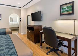 Econo Lodge Inn & Suites Houston Willowbrook 5