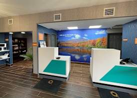 La Quinta Inn & Suites by Wyndham Fayetteville I-95 2