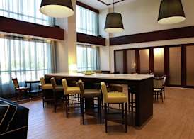 Hampton Inn & Suites by Hilton Laval 2