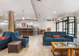 Comfort Suites At WestGate Mall 3