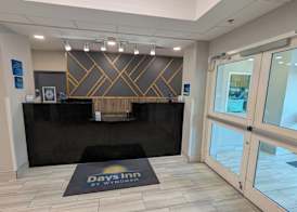 Days Inn & Suites by Wyndham Augusta Near Fort Eisenhower 3