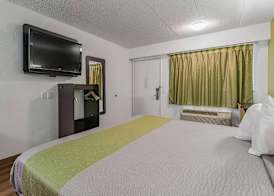 Days Inn by Wyndham Cincinnati I-71 3