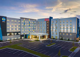 Hampton Inn & Suites Charlotte Airport Lake Pointe 2
