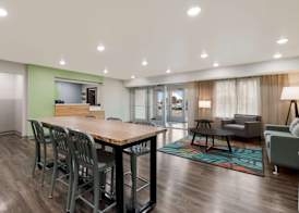 WoodSpring Suites San Antonio UTSA - Medical Center 4