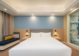 Holiday Inn Express Chengdu Tianfu Square by IHG 5
