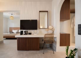 Polis of Naxos Stylish Suites 5