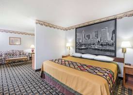 Super 8 by Wyndham Coshocton Roscoe Village 3