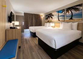 Days Inn by Wyndham Fort Myers 3